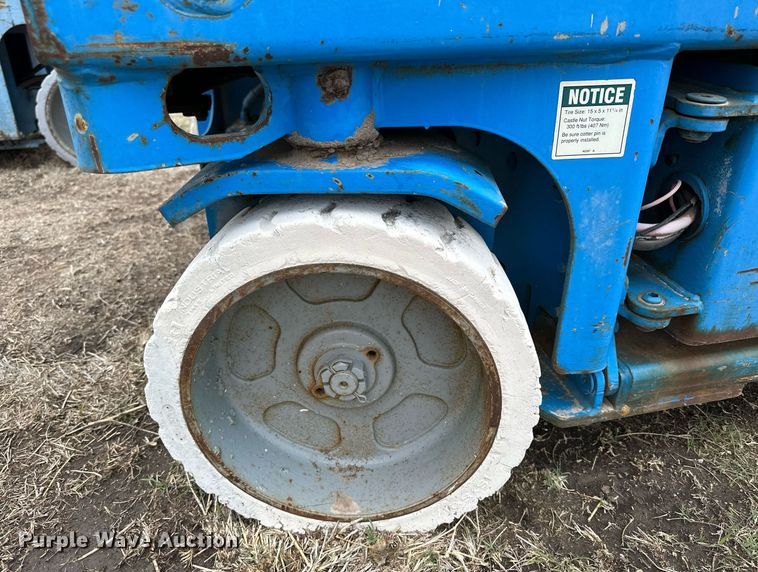 image for item KL9201 (2) scissor lifts