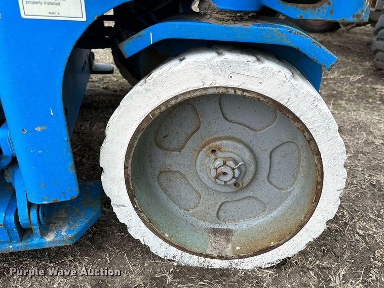 image for item KL9201 (2) scissor lifts