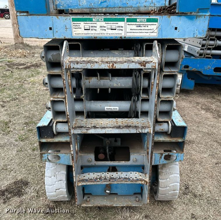 image for item KL9201 (2) scissor lifts