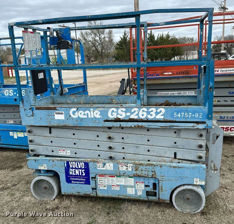 image for item KL9201 (2) scissor lifts