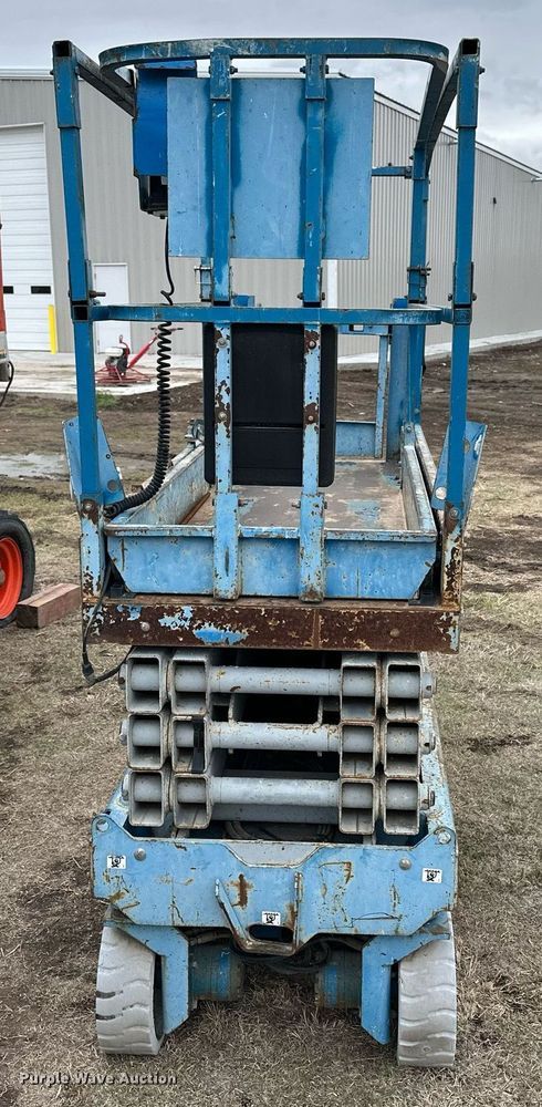 image for item KL9201 (2) scissor lifts