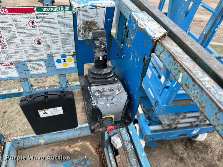 image for item KL9201 (2) scissor lifts