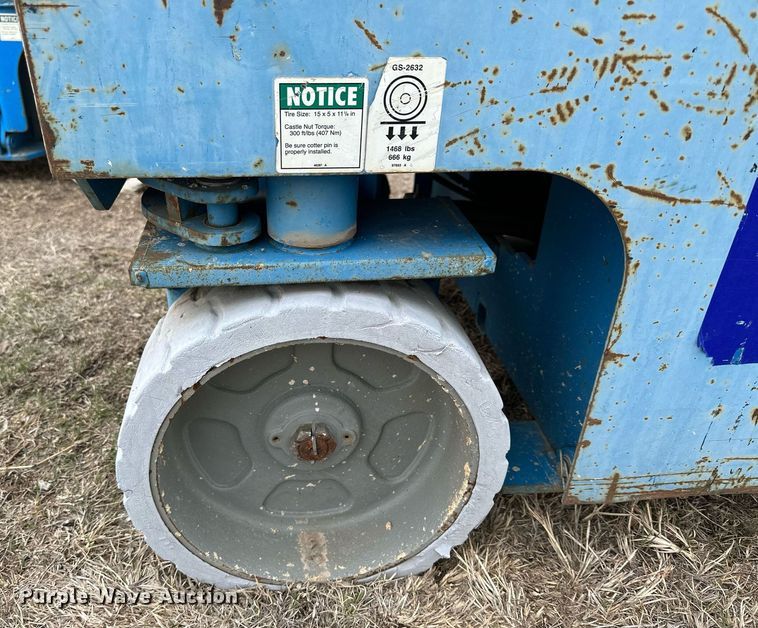 image for item KL9201 (2) scissor lifts