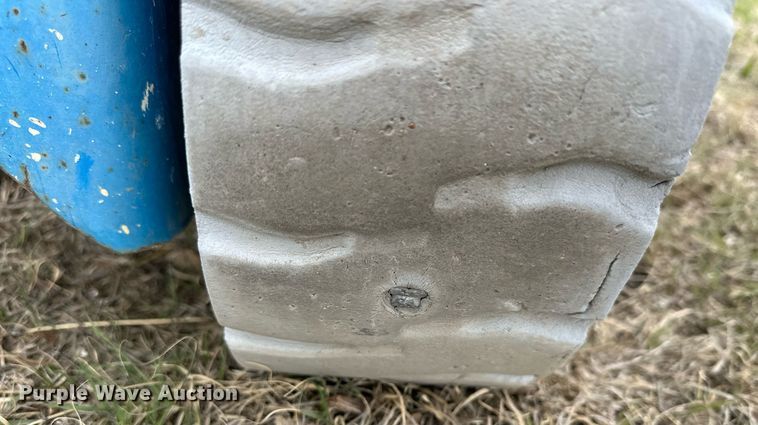 image for item KL9201 (2) scissor lifts