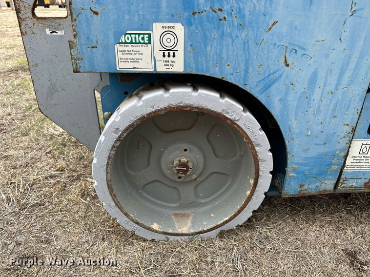 image for item KL9201 (2) scissor lifts