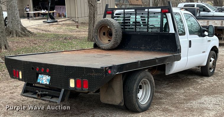 image for item KR9538 2007 Ford F350 Super Duty XL  SuperCab flatbed pickup truck