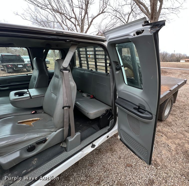 image for item KR9538 2007 Ford F350 Super Duty XL  SuperCab flatbed pickup truck