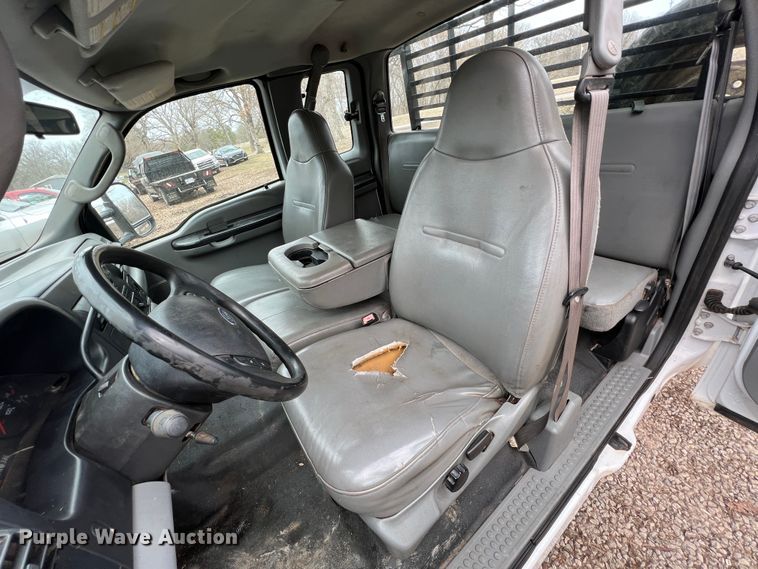 image for item KR9538 2007 Ford F350 Super Duty XL  SuperCab flatbed pickup truck