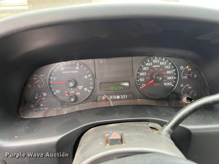 image for item KR9538 2007 Ford F350 Super Duty XL  SuperCab flatbed pickup truck