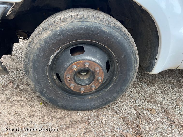 image for item KR9538 2007 Ford F350 Super Duty XL  SuperCab flatbed pickup truck