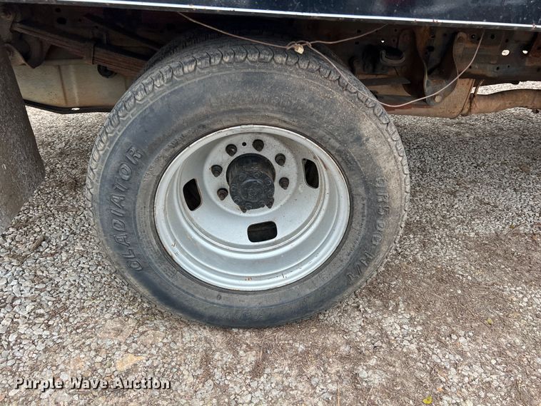 image for item KR9538 2007 Ford F350 Super Duty XL  SuperCab flatbed pickup truck