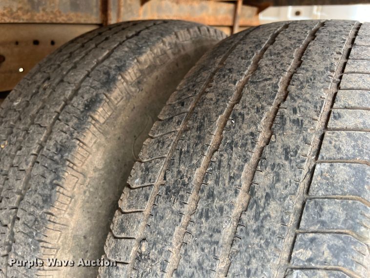 image for item KR9538 2007 Ford F350 Super Duty XL  SuperCab flatbed pickup truck