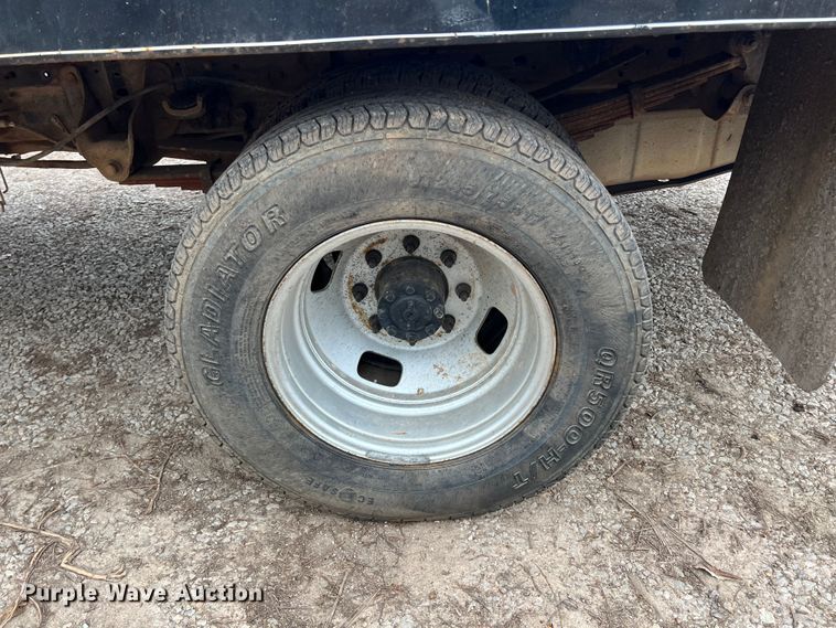 image for item KR9538 2007 Ford F350 Super Duty XL  SuperCab flatbed pickup truck