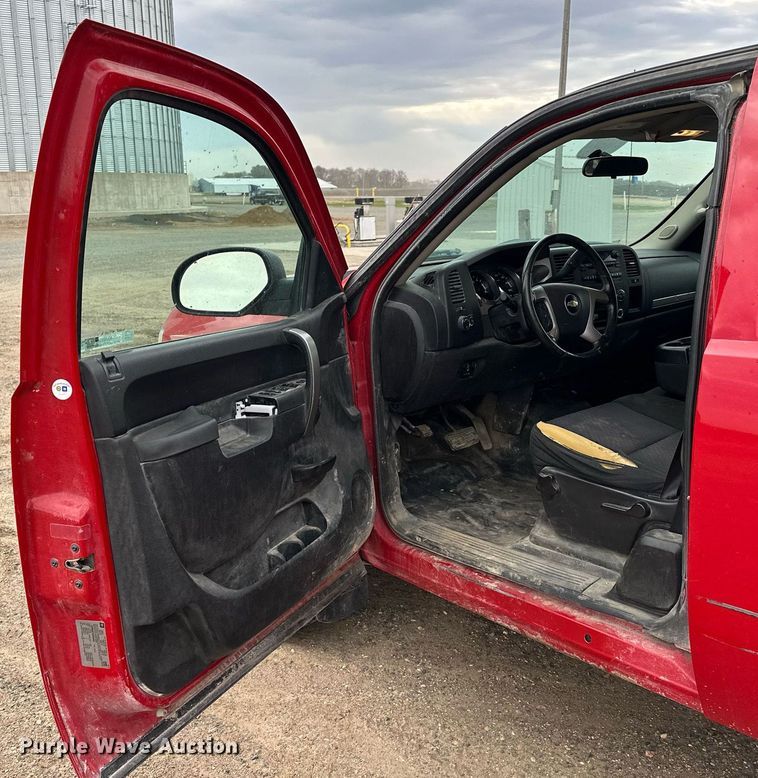 image for item KU9956 2013 Chevrolet Silverado 1500  Ext. Cab pickup truck