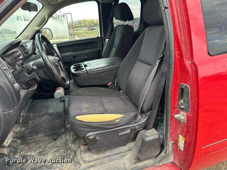 image for item KU9956 2013 Chevrolet Silverado 1500  Ext. Cab pickup truck