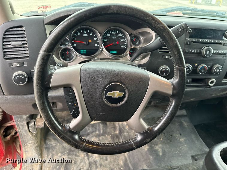 image for item KU9956 2013 Chevrolet Silverado 1500  Ext. Cab pickup truck