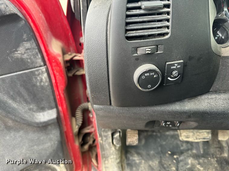 image for item KU9956 2013 Chevrolet Silverado 1500  Ext. Cab pickup truck