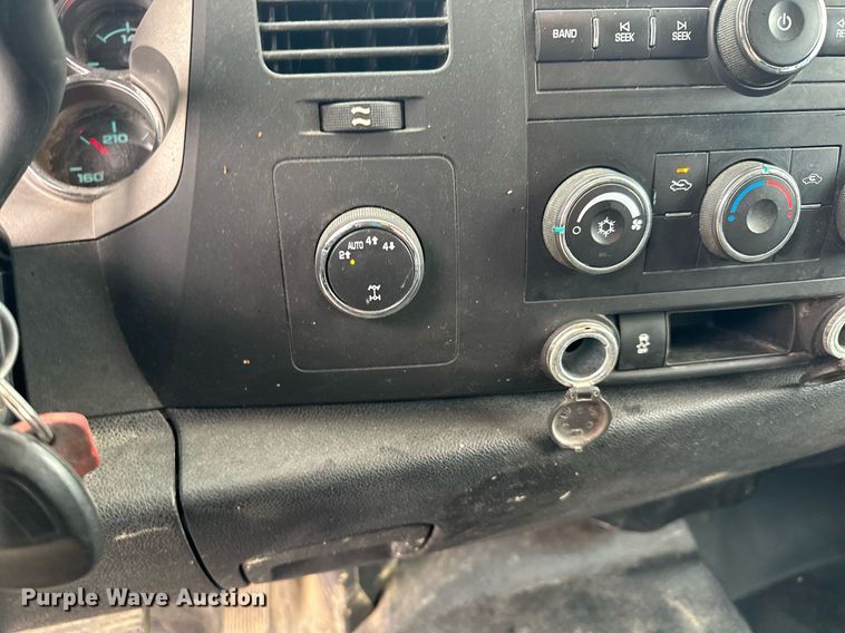 image for item KU9956 2013 Chevrolet Silverado 1500  Ext. Cab pickup truck