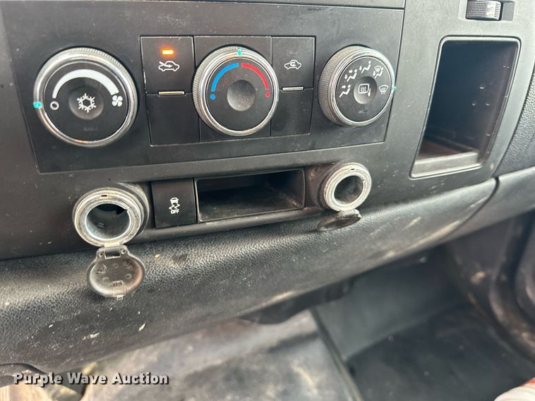 image for item KU9956 2013 Chevrolet Silverado 1500  Ext. Cab pickup truck