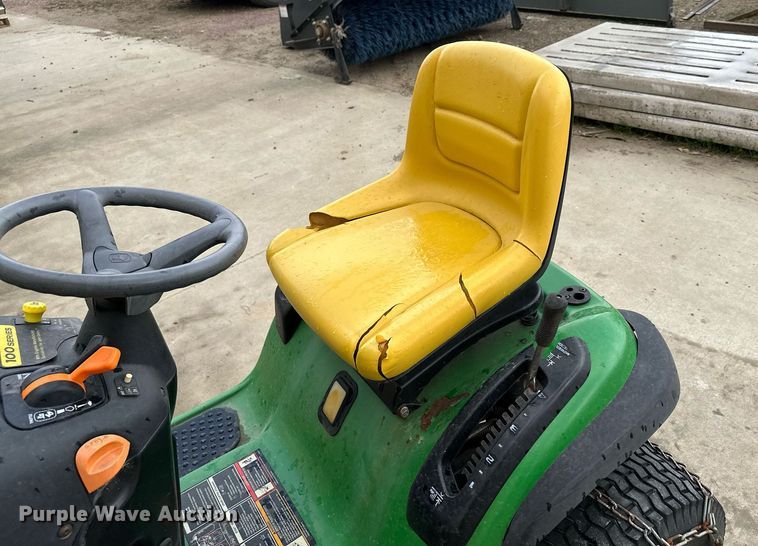 image for item KU9961 John Deere LA145  lawn mower