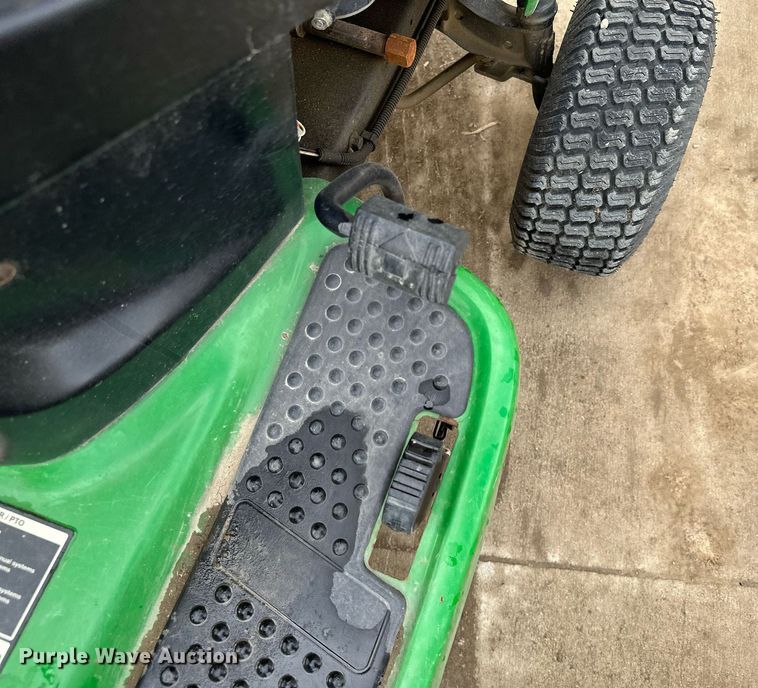 image for item KU9961 John Deere LA145  lawn mower