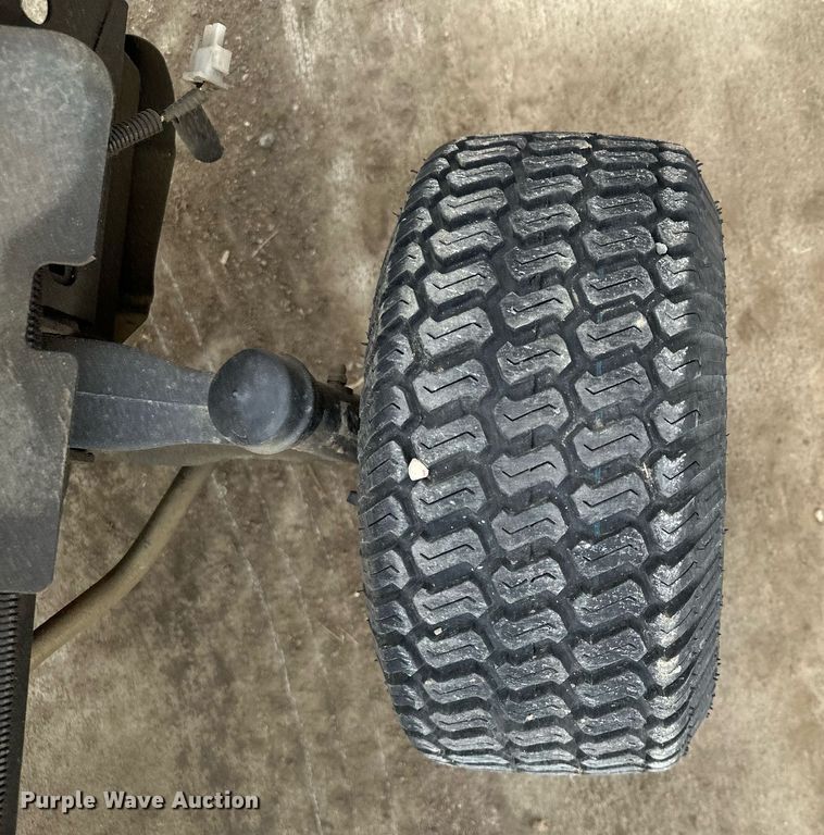 image for item KU9961 John Deere LA145  lawn mower