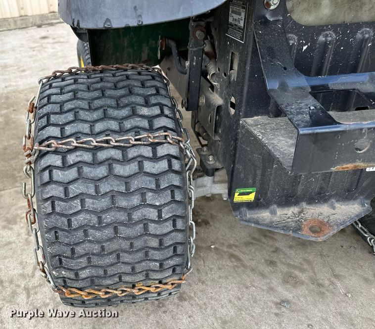 image for item KU9961 John Deere LA145  lawn mower