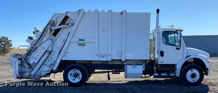 image for item KW9001 2007 Freightliner Business Class M2  refuse truck