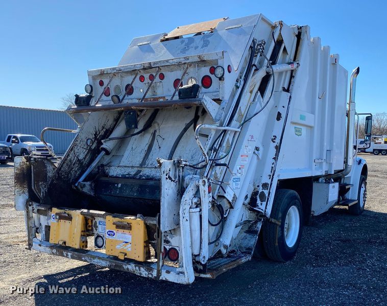 image for item KW9001 2007 Freightliner Business Class M2  refuse truck