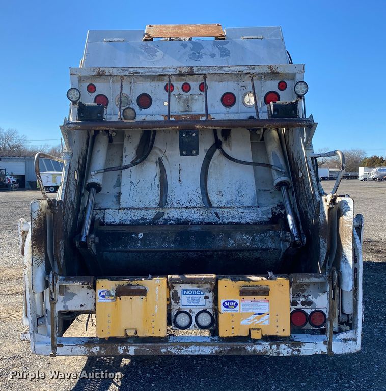 image for item KW9001 2007 Freightliner Business Class M2  refuse truck