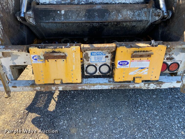 image for item KW9001 2007 Freightliner Business Class M2  refuse truck