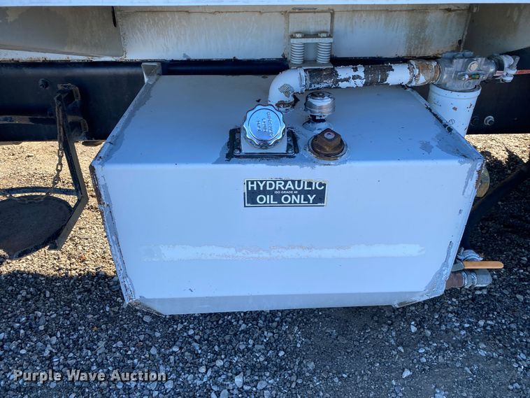 image for item KW9001 2007 Freightliner Business Class M2  refuse truck