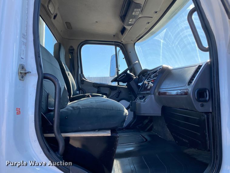 image for item KW9001 2007 Freightliner Business Class M2  refuse truck