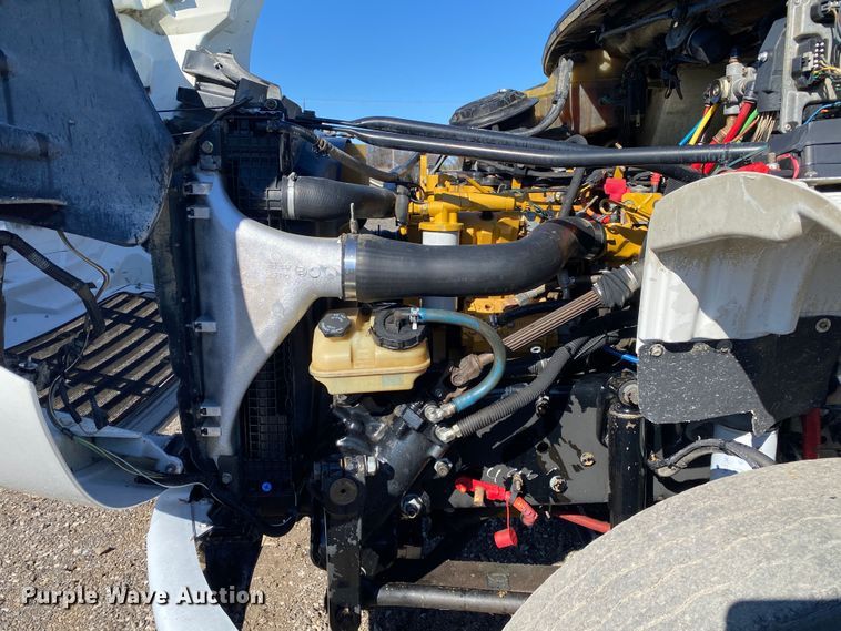 image for item KW9001 2007 Freightliner Business Class M2  refuse truck