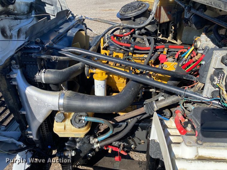 image for item KW9001 2007 Freightliner Business Class M2  refuse truck