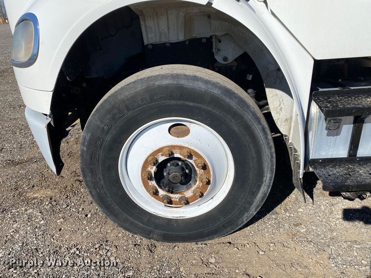 image for item KW9001 2007 Freightliner Business Class M2  refuse truck