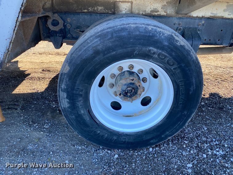 image for item KW9001 2007 Freightliner Business Class M2  refuse truck