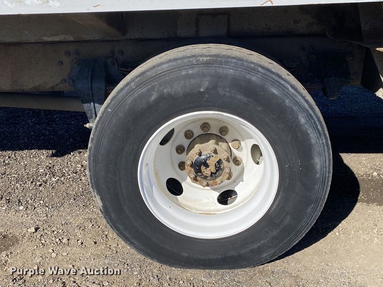 image for item KW9001 2007 Freightliner Business Class M2  refuse truck