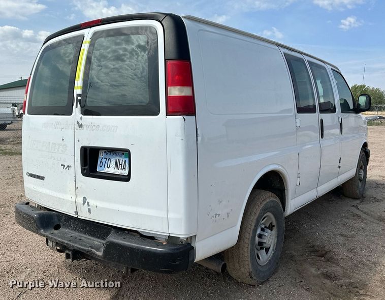 image for item KX9008 2007 Chevrolet Express 2500  van