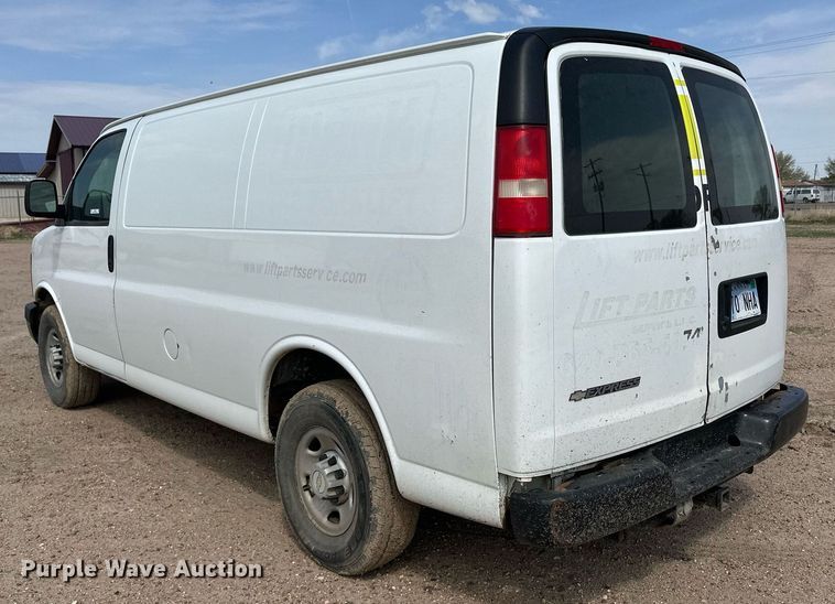 image for item KX9008 2007 Chevrolet Express 2500  van