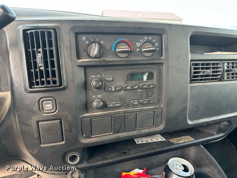 image for item KX9008 2007 Chevrolet Express 2500  van