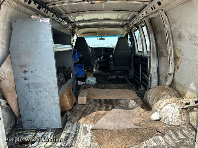 image for item KX9008 2007 Chevrolet Express 2500  van