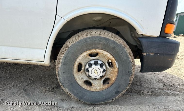 image for item KX9008 2007 Chevrolet Express 2500  van