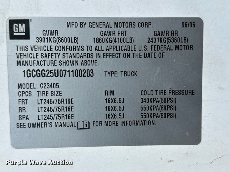 image for item KX9008 2007 Chevrolet Express 2500  van