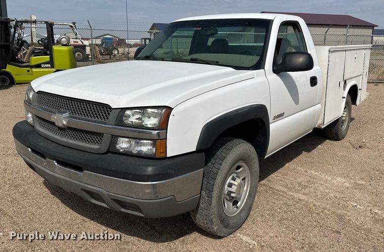 image for item KX9009 2003 Chevrolet Silverado 2500  utility bed pickup truck