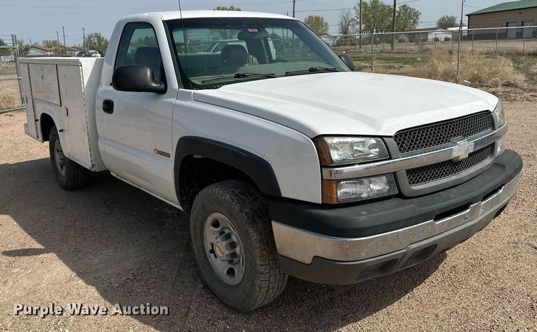 image for item KX9009 2003 Chevrolet Silverado 2500  utility bed pickup truck