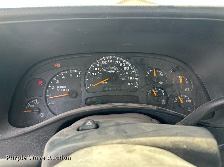 image for item KX9009 2003 Chevrolet Silverado 2500  utility bed pickup truck