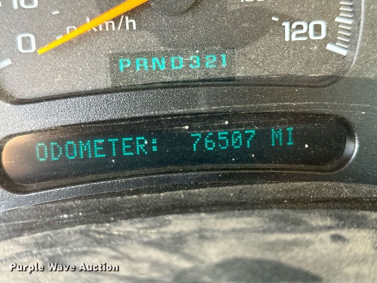 image for item KX9009 2003 Chevrolet Silverado 2500  utility bed pickup truck