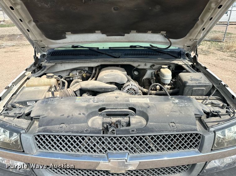 image for item KX9009 2003 Chevrolet Silverado 2500  utility bed pickup truck