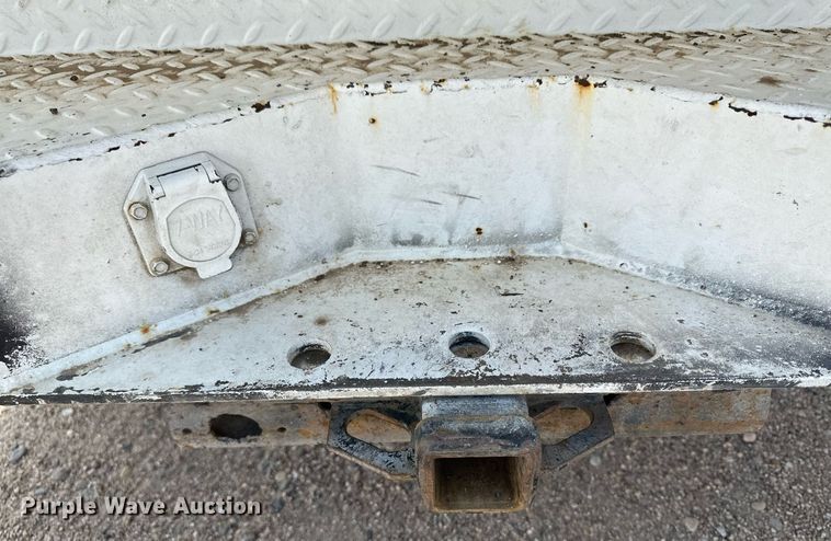 image for item KX9009 2003 Chevrolet Silverado 2500  utility bed pickup truck